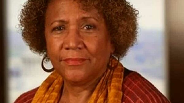 An award-winning local Washington newscaster, Renee Poussaint has died.