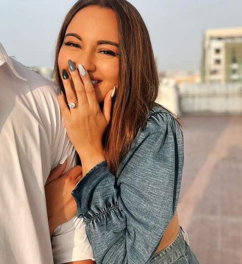 See Sonakshi Sinha’s latest post which will make you believe she is engaged