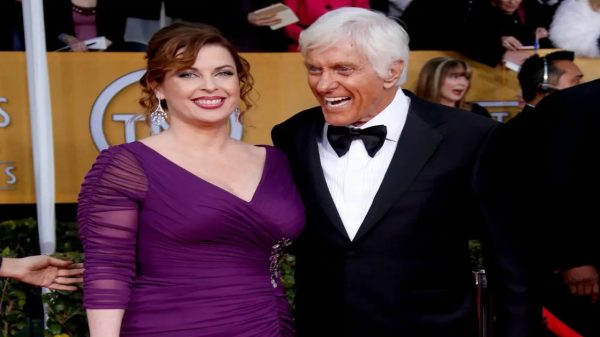 Who is dick van dyke's wife